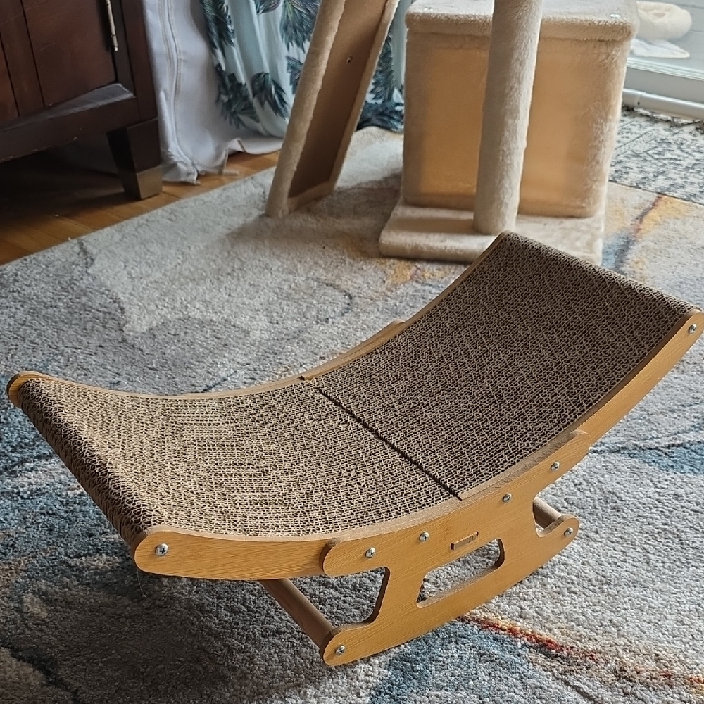 LASTDAY Unused NWOT New ASSEMBLED rocking Cat Scratcher Bed Firm/bundle